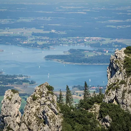 Sam *